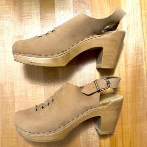 No.6 sling back clogs. Worn once, great condition.